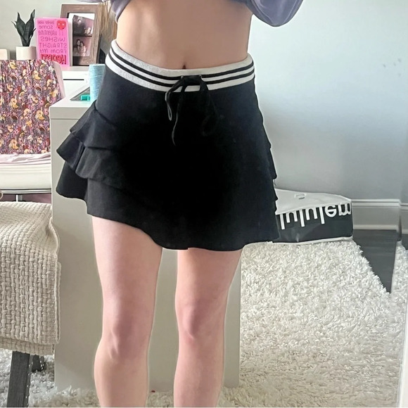 Vintage 90’s Tiered Mini Skirt - Picture 3 of 5